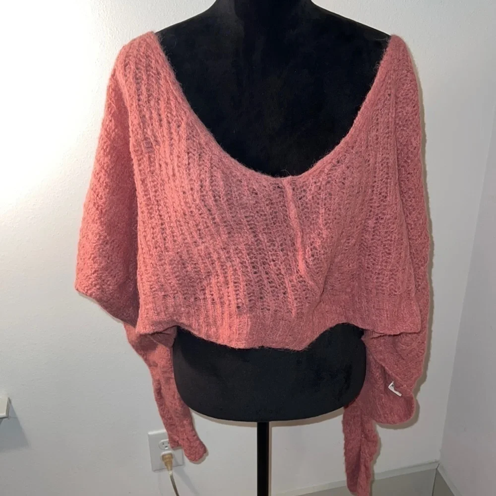 Free People Moonbeam slouchy extra wide Very low V neck alpaca sweater Sz M crop